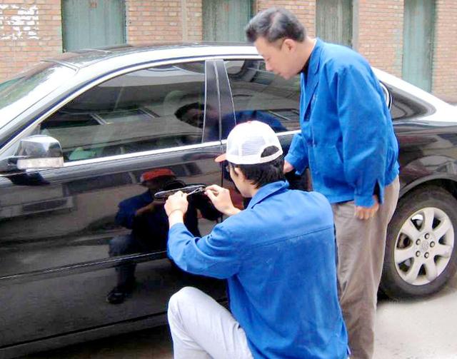 郊区开锁公司：车钥匙坏了怎么办